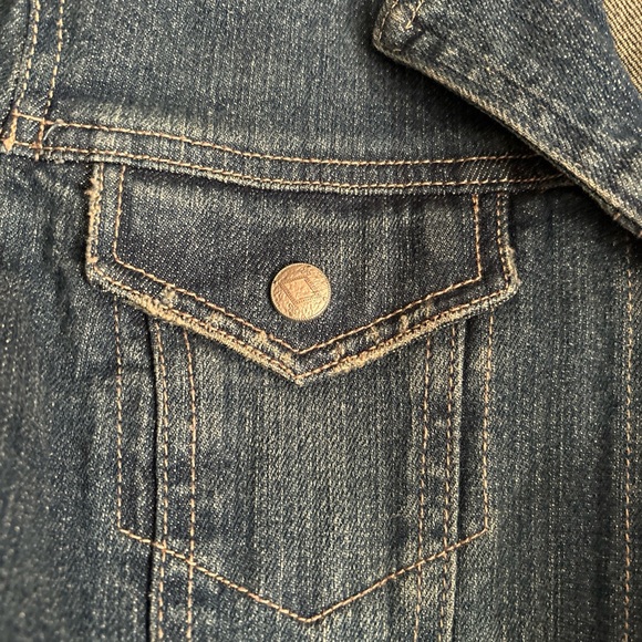 Live a little Jean jacket small fitted snaps slash pockets flattering fit - Picture 5 of 6